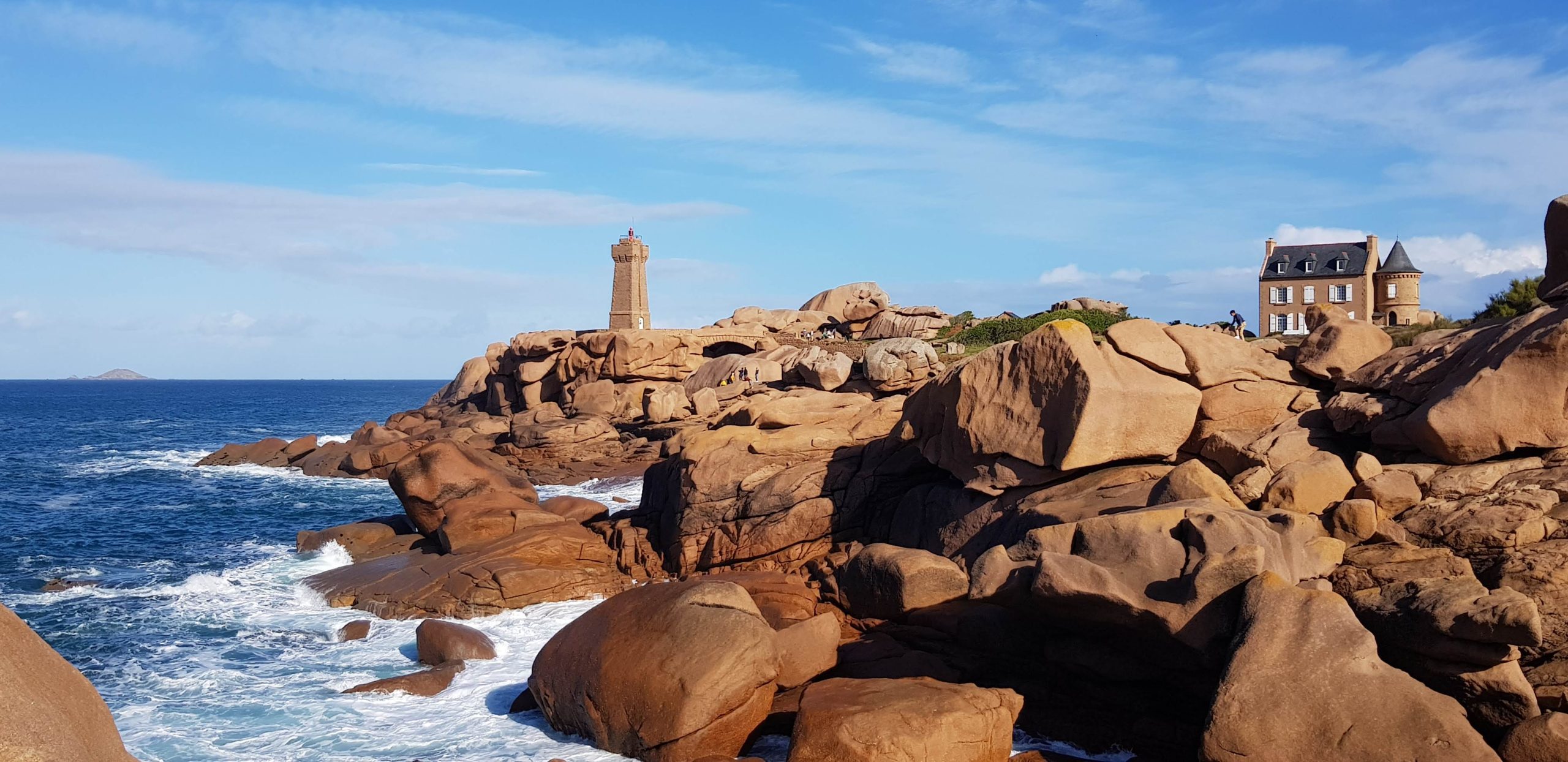 La Costa de Granito Rosa: El rincón del litoral bretón que no te puedes perder