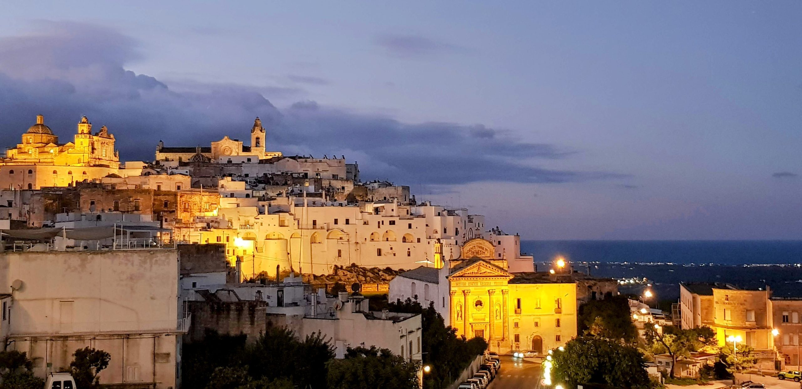 Ostuni: La ciudad blanca de la Apulia que te transportará hasta la mismísima Andalucía