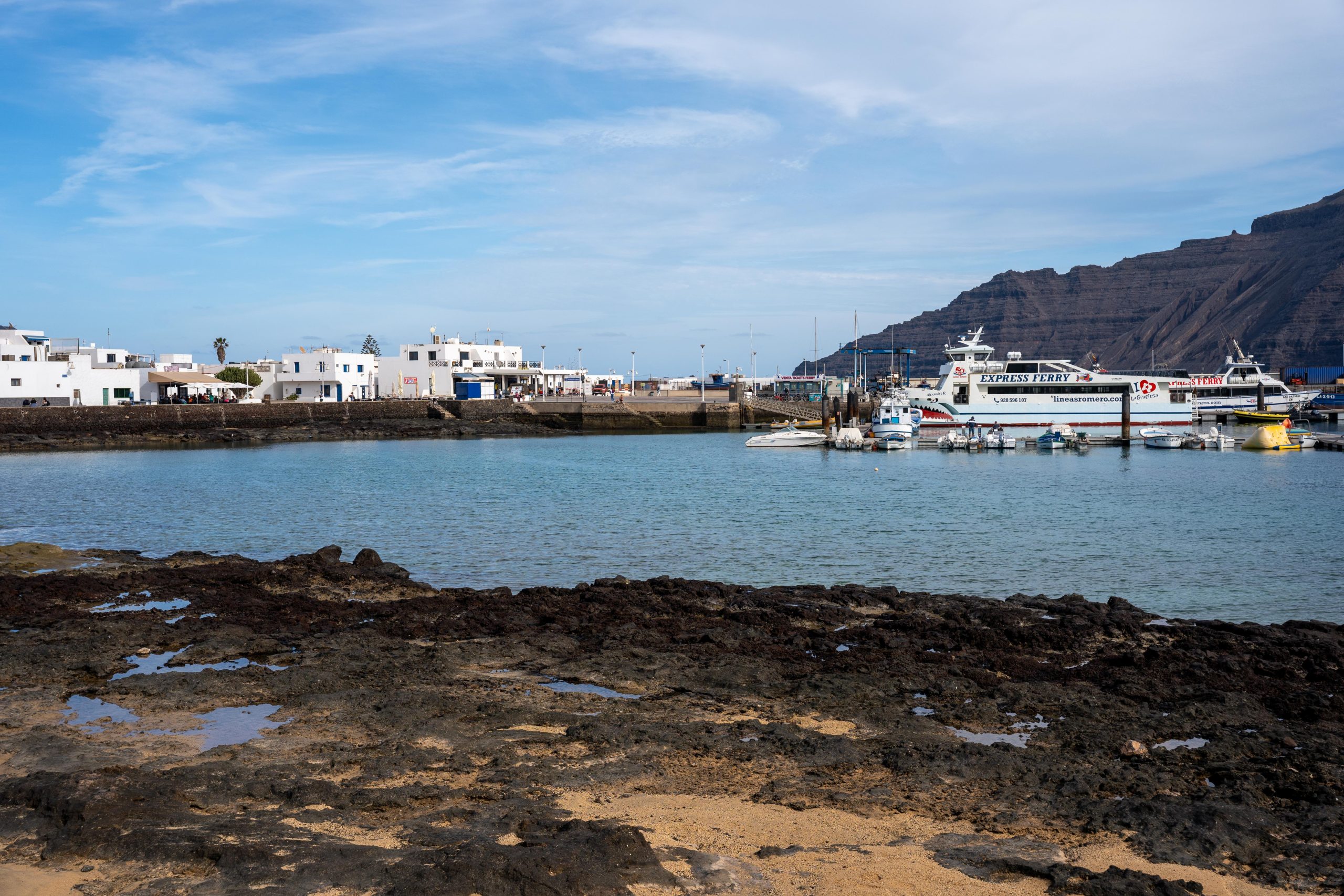 Barco puerto La Graciosa